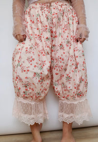Red Blossom Boomer Bottoms